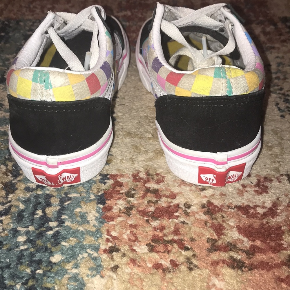 Vans - Picture 5 of 6